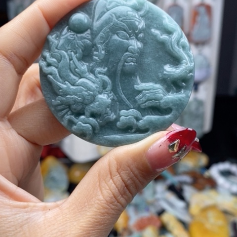 翡翠颈饰未镶嵌翡翠