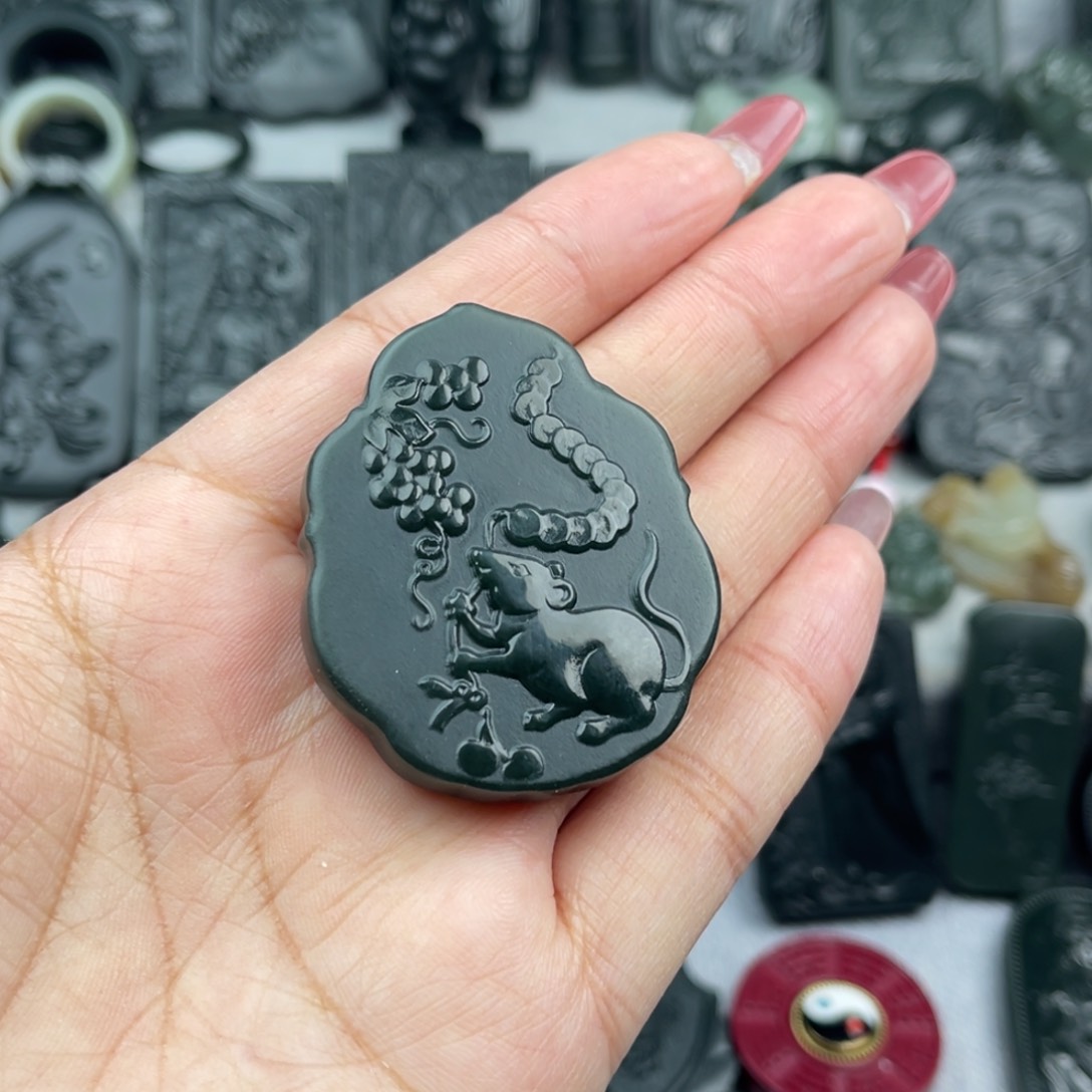 和田玉颈饰未镶嵌?****?