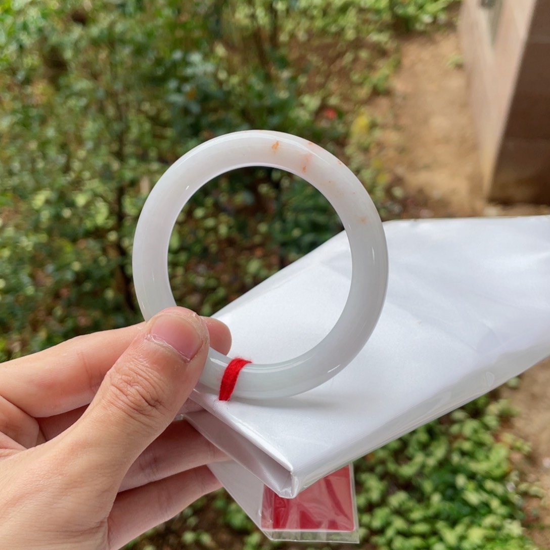 翡翠手镯未镶嵌翡翠手镯圆条56紫底桂花糕