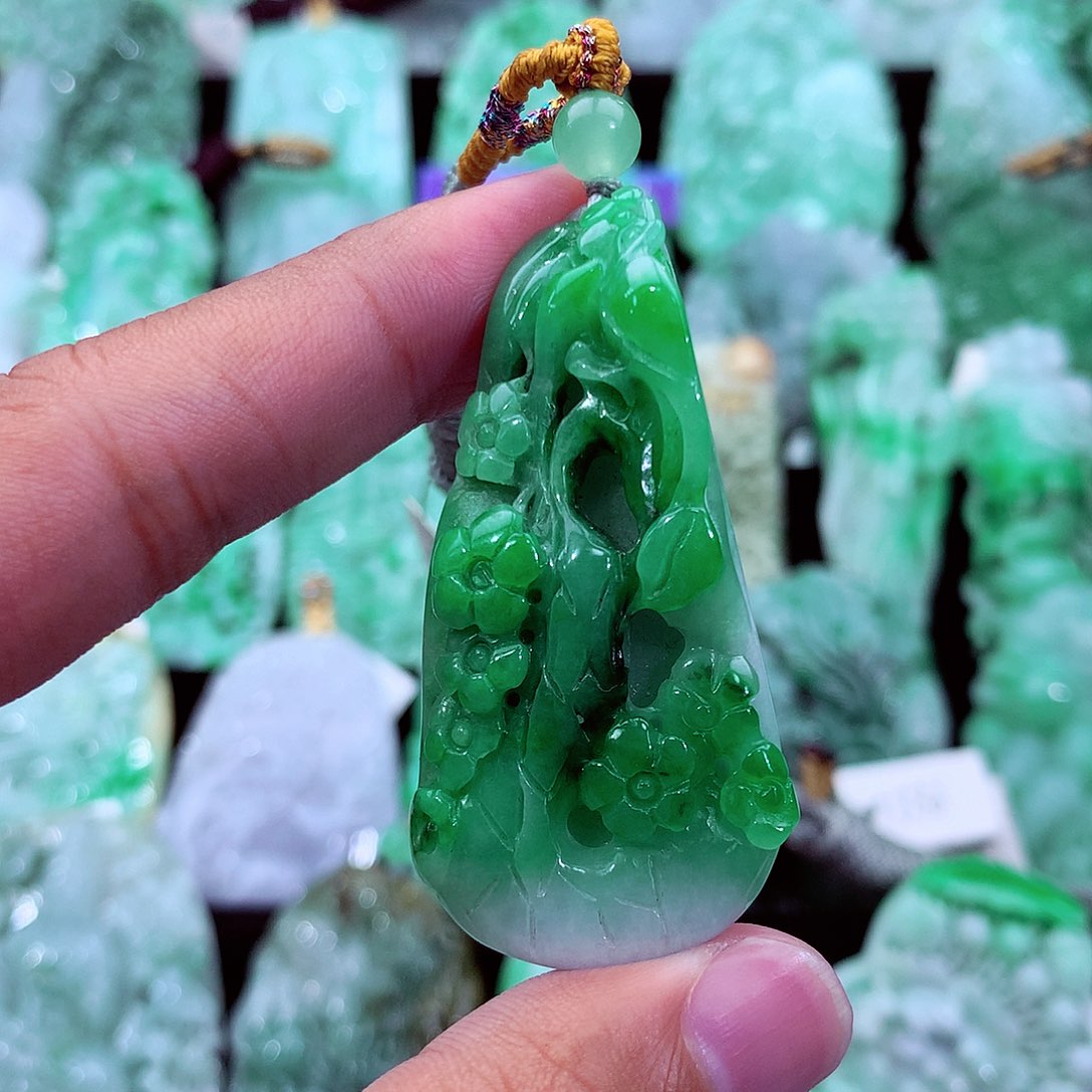 吊坠(不含链)未镶嵌翡翠