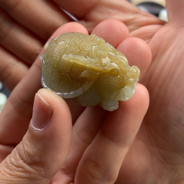 西***熊和田玉未镶嵌颈饰