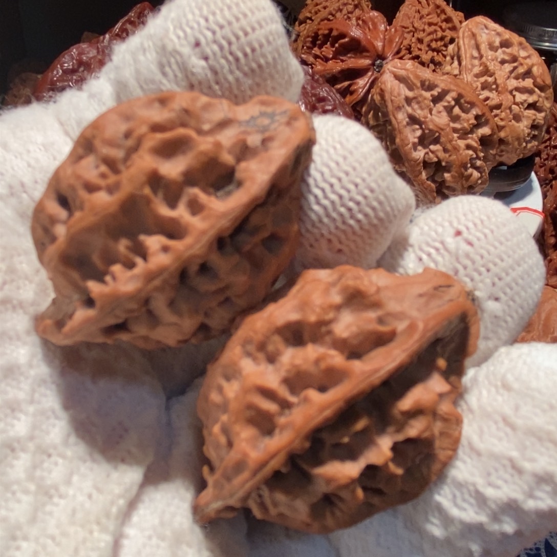 文玩核桃吊坠莲花锤