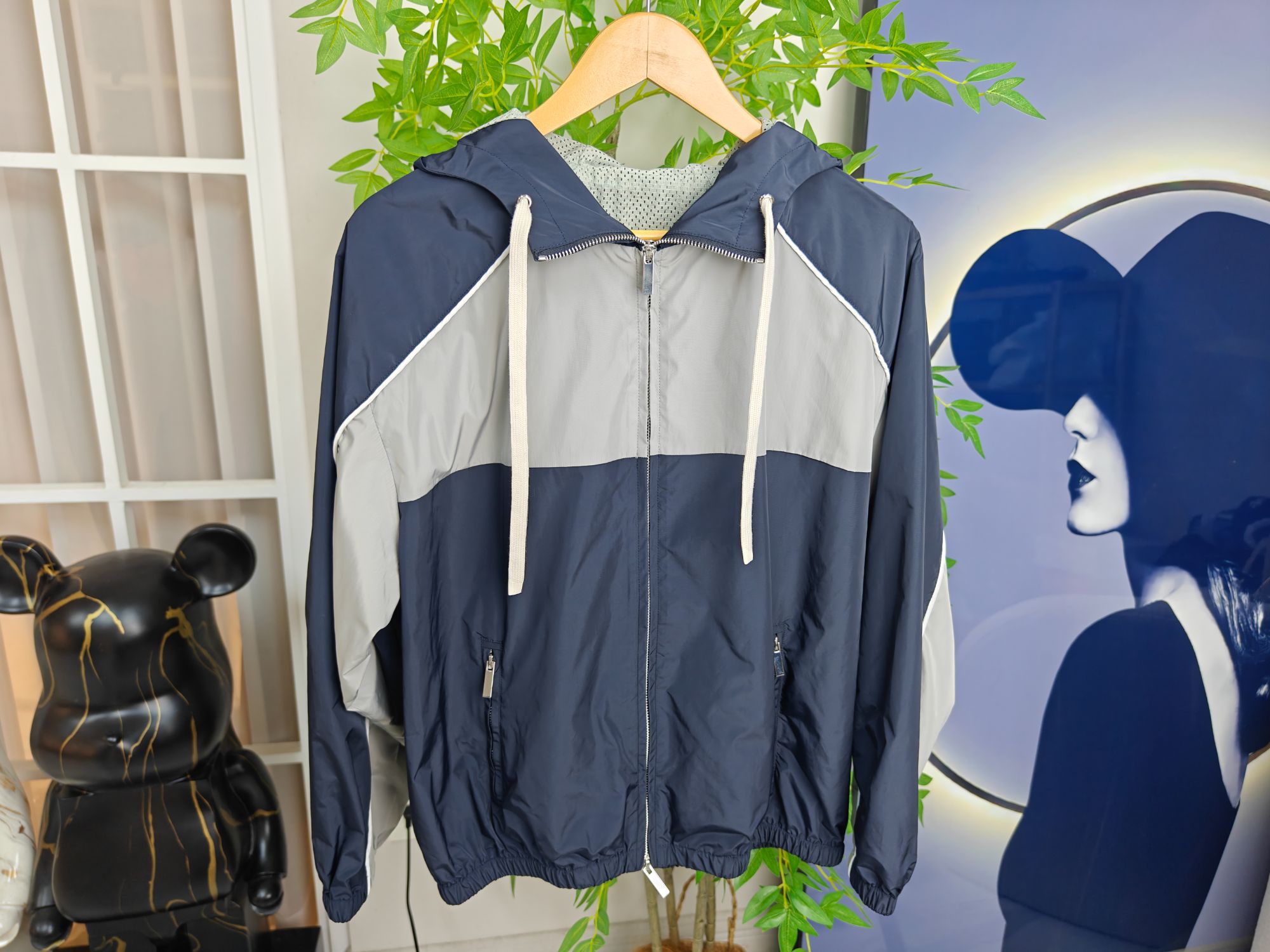 老王甄选 简约休闲连帽撞色款女士工装外套