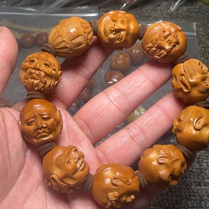 李***日橄榄核吊坠十八罗汉