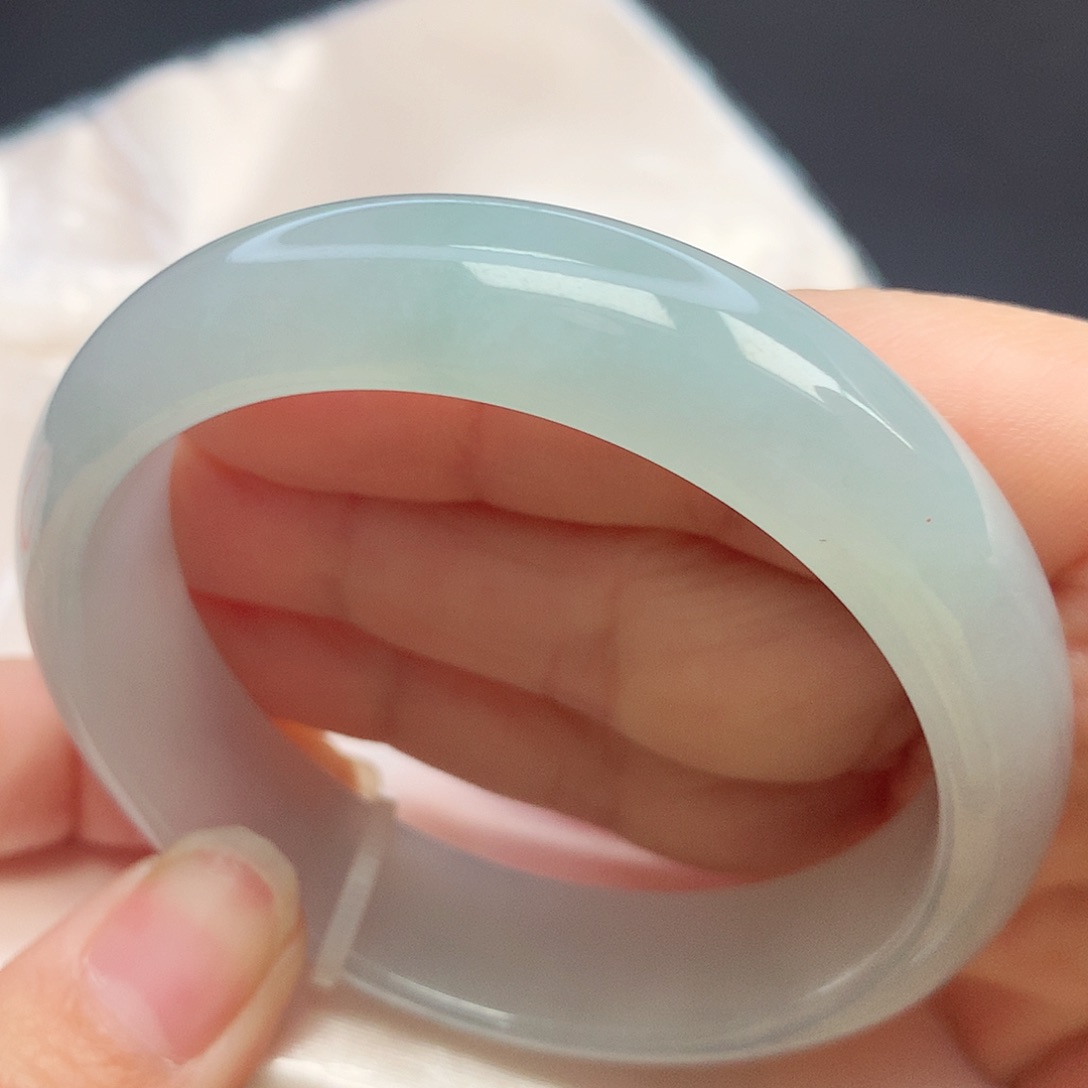 翡翠手镯未镶嵌55圈口