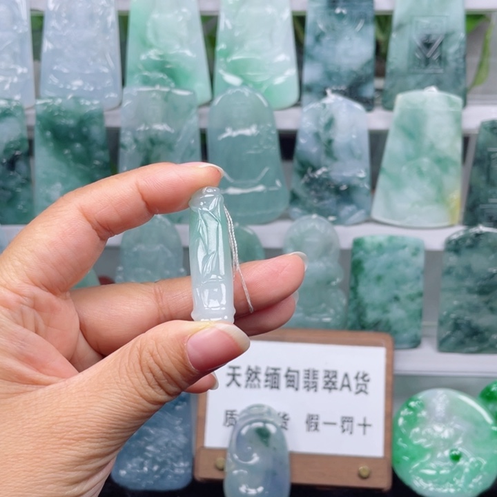 颈饰未镶嵌翡翠文竹