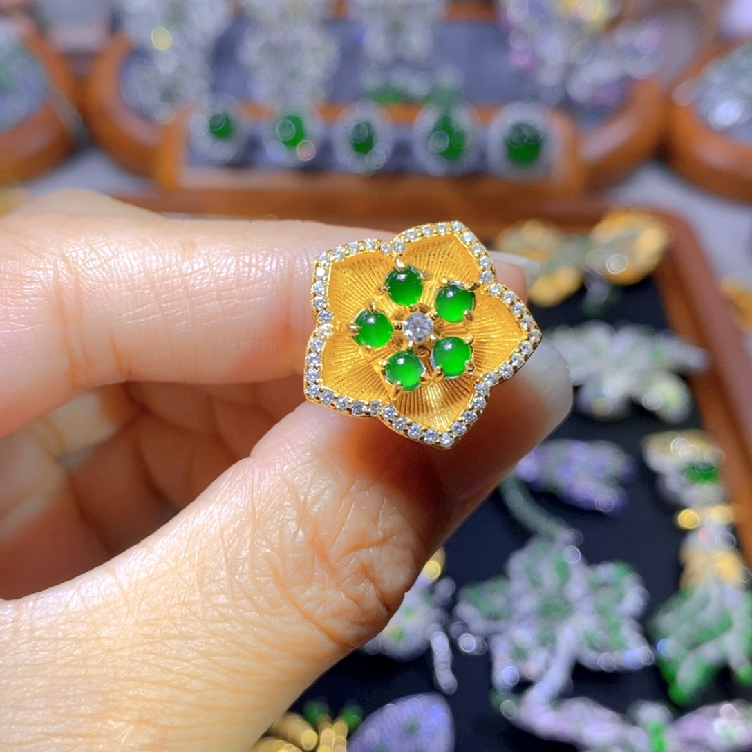 翡翠颈饰银S925镶嵌天然翡翠