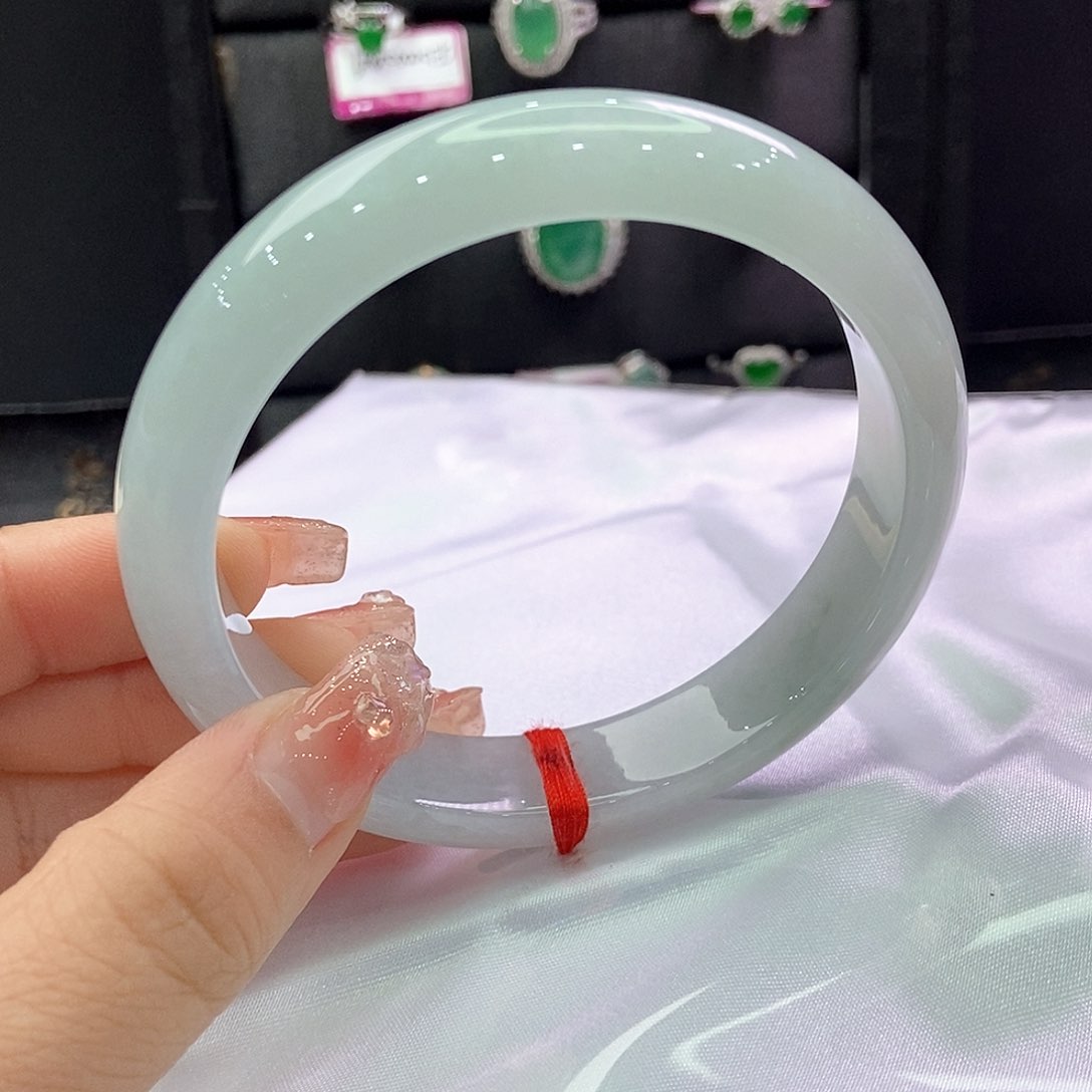 翡翠手镯未镶嵌权**赴60正圈