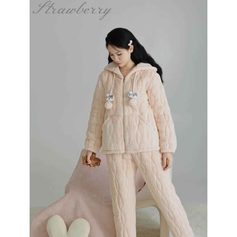 2025新款玉狐绒三层夹棉加厚可爱卡通Kitty绣花睡衣套装6569