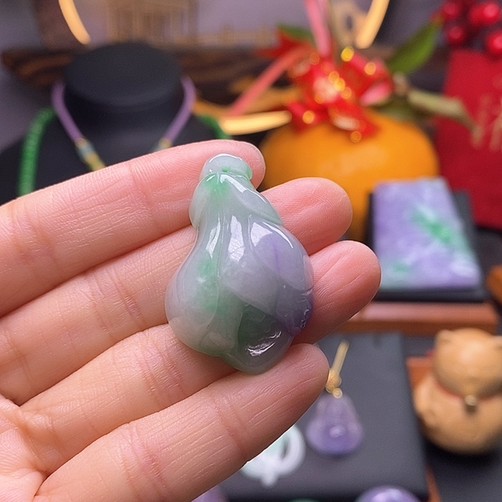 翡翠颈饰未镶嵌花