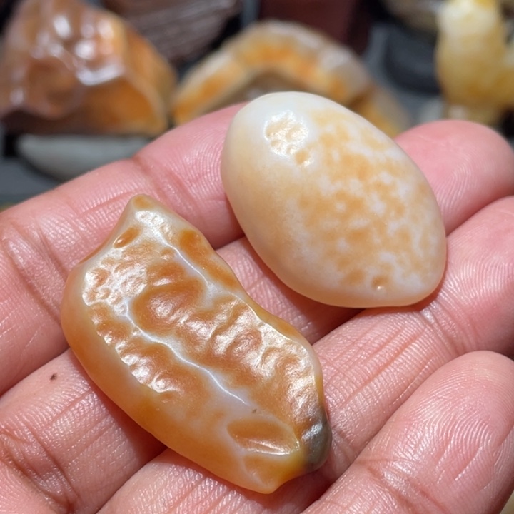 新****石材阿拉善沙漠奇石