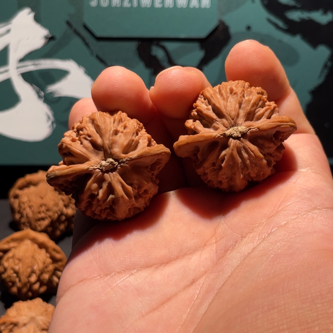 叫***哥文玩核桃吊坠邢台灯258903