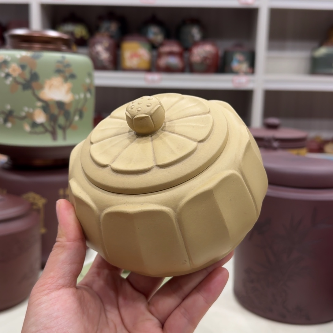 茶叶罐紫砂黄莲花