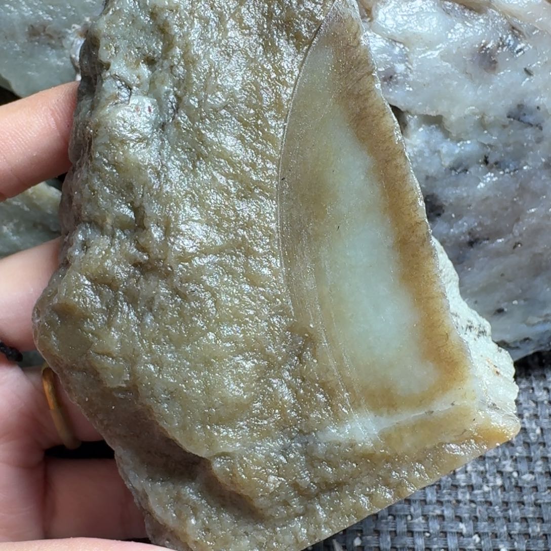 和田玉（糖玉）未镶嵌颈饰