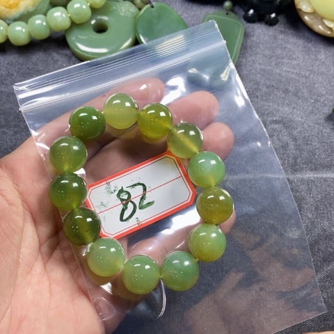 未镶嵌蛇纹石玉吊坠(不含链)