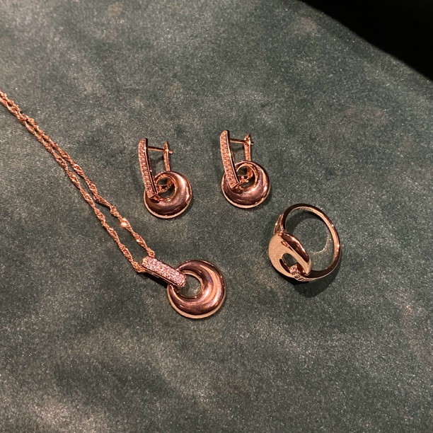 钛钢锆石耳饰 iLaruN新款红金色项链耳扣戒指