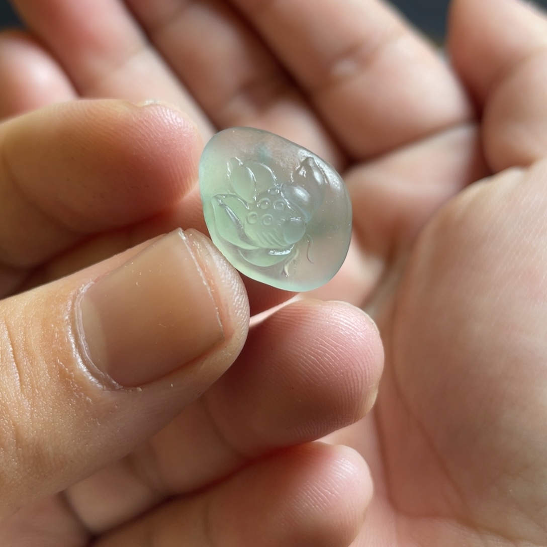 定制翡翠未镶嵌荷花