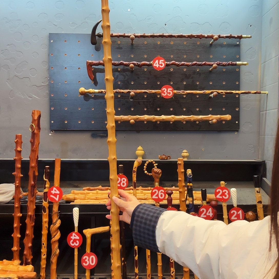 宣***飞140公分左右长，长棍