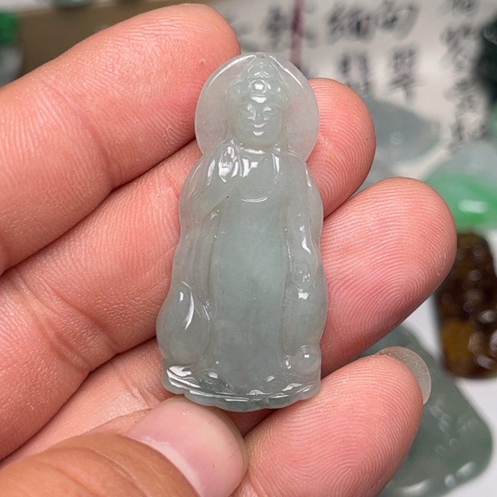 翡翠未镶嵌颈饰站如来