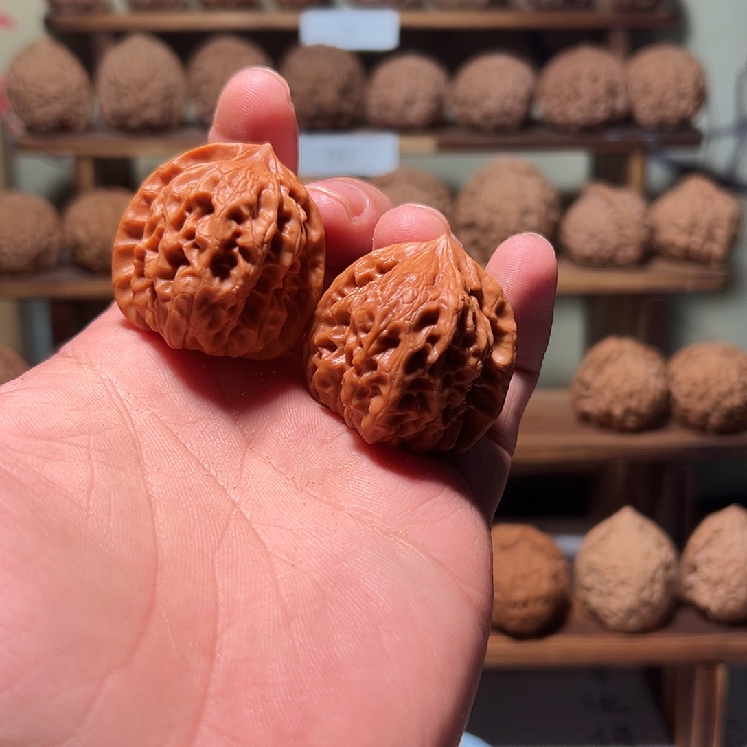 朝*。文玩核桃，白蛇谷