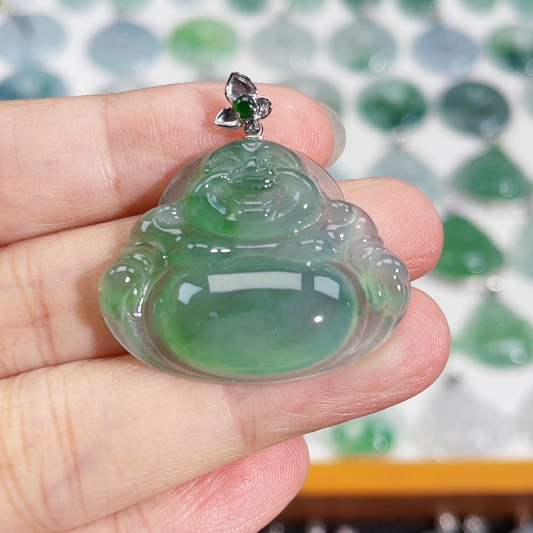 颈饰18K金镶嵌翡翠吊坠