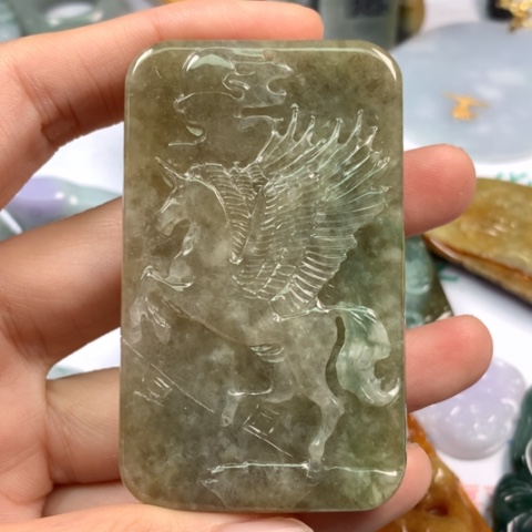 翡翠颈饰未镶嵌翡翠