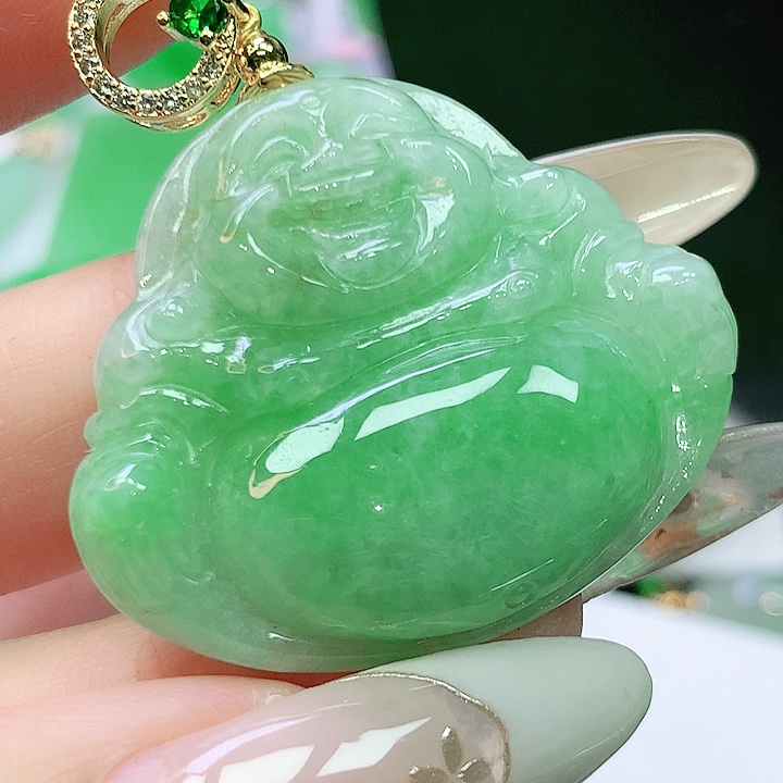 翡翠未镶嵌颈饰多样性发其一