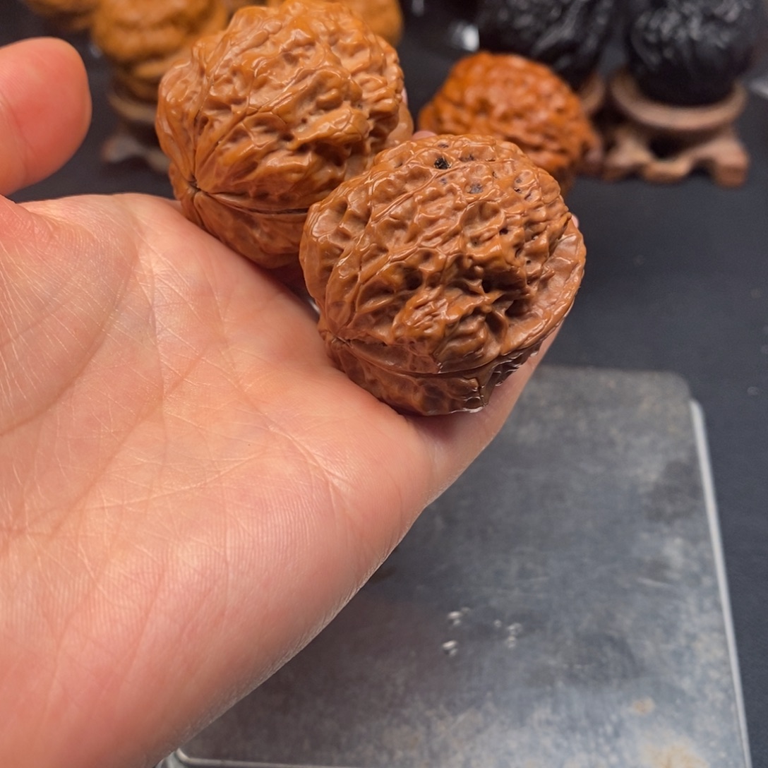 文玩核桃吊坠珊瑚绣球