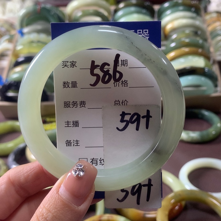 蛇纹石玉未镶嵌手镯586