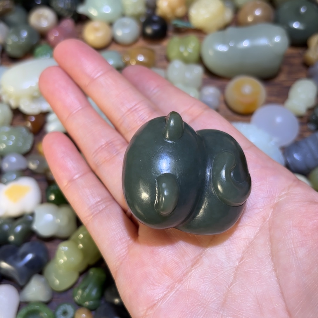 旖***木和田玉未镶嵌珠宝半成品