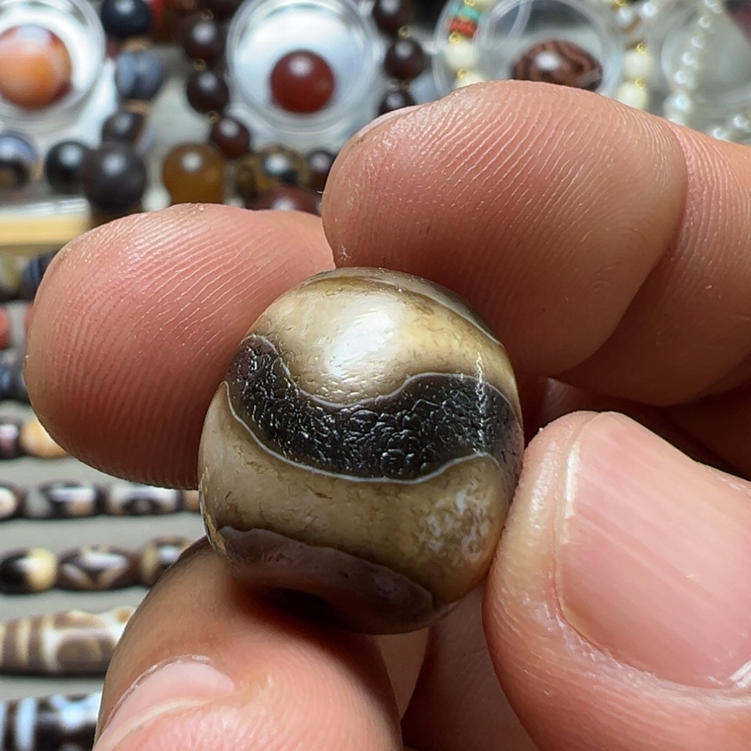 疯***子如图所示细腻油润