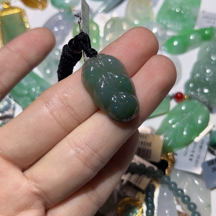 翡翠颈饰未镶嵌天然翡翠A货