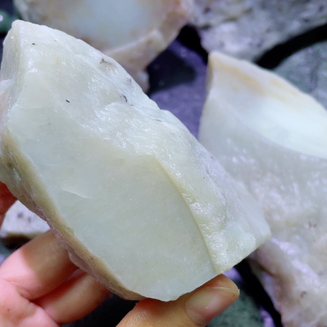 和田玉未镶嵌珠宝半成品