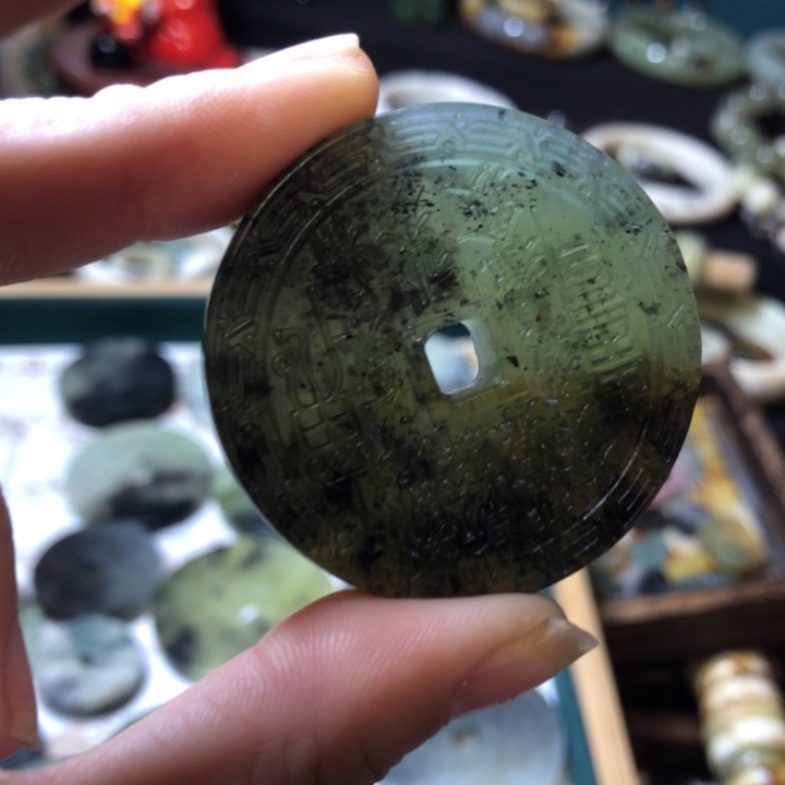 岫玉未镶嵌岫玉挂件