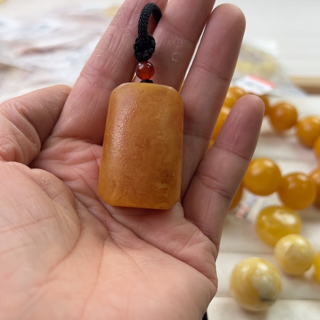 琥珀珠宝奇石未镶嵌