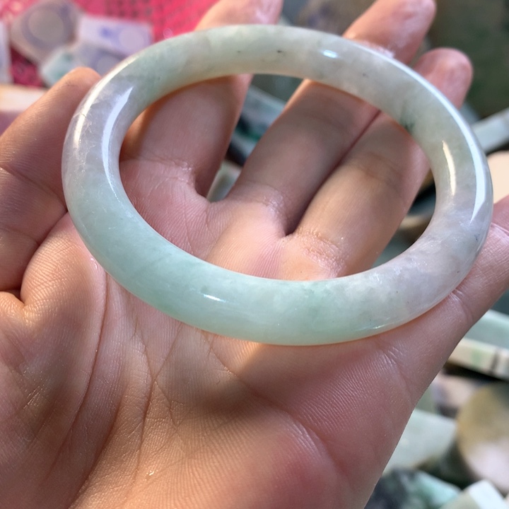 裸石翡翠59圈口镯子