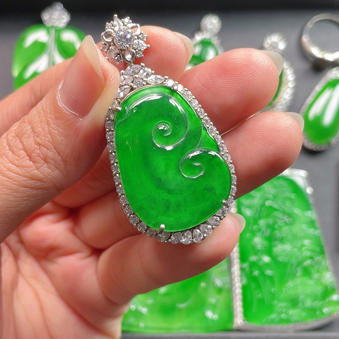 吊坠(不含链)未镶嵌翡翠