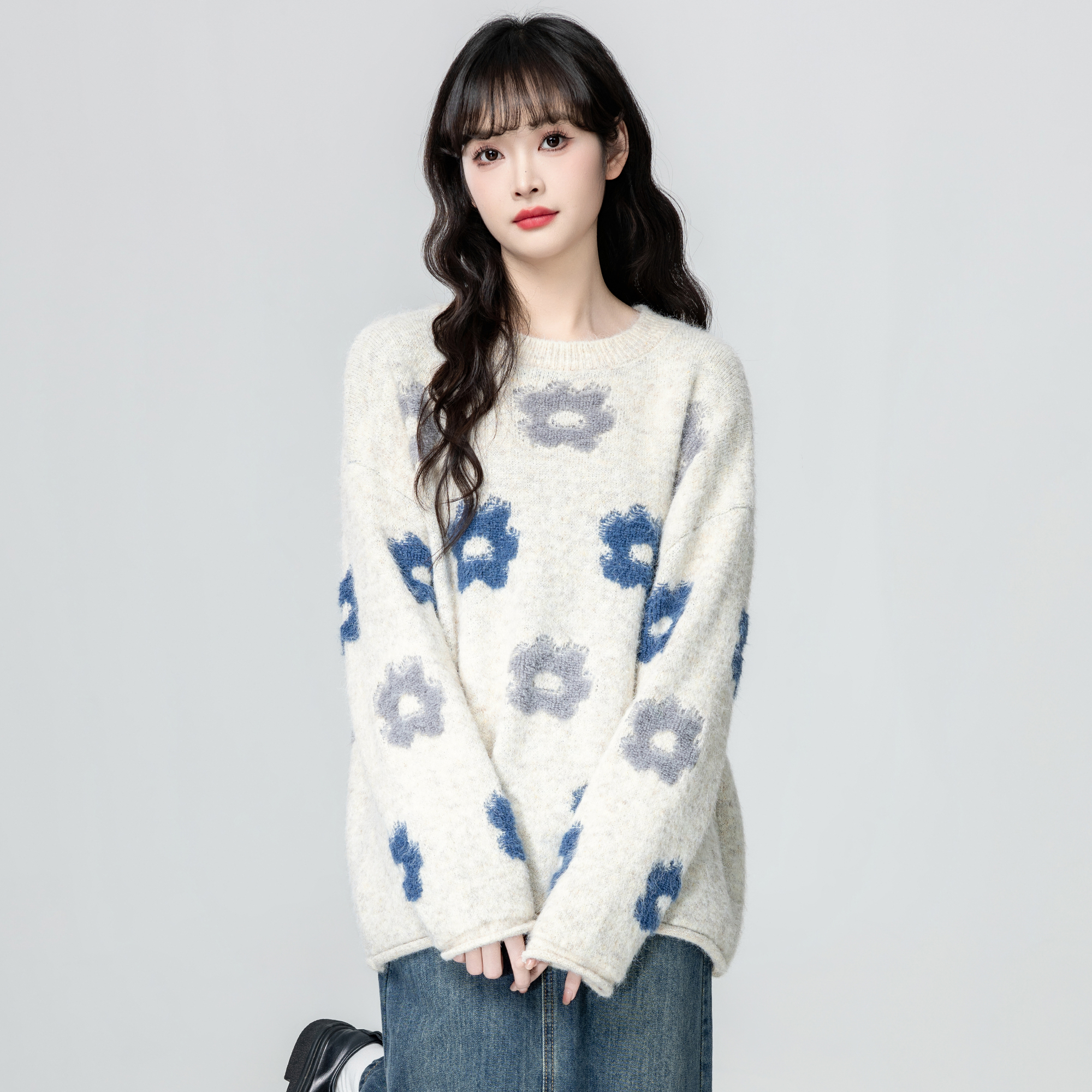 复古花朵圆领毛衣女秋冬2025冬季新款慵懒宽松加厚针织衫外穿上衣