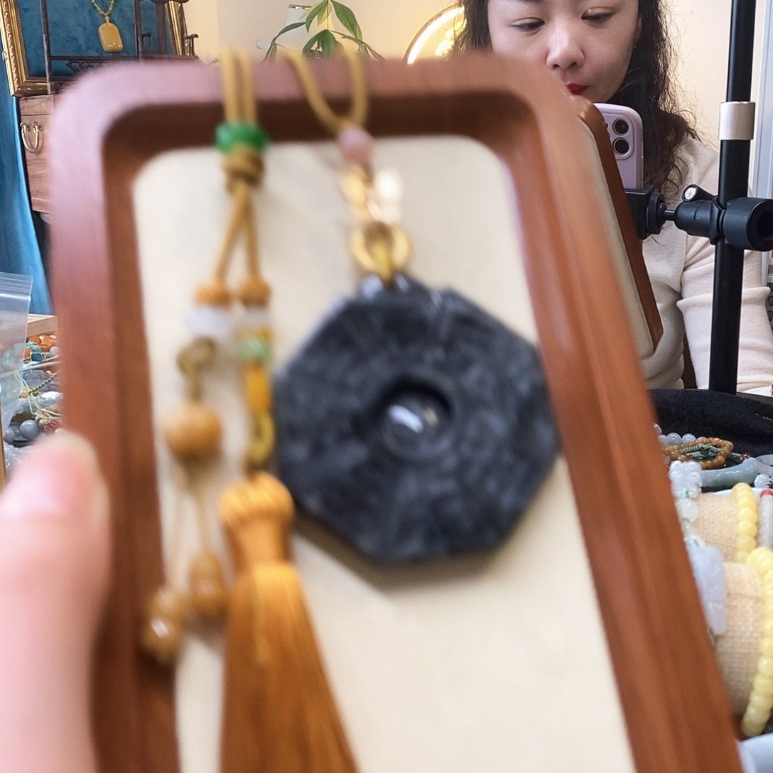 翡翠颈饰未镶嵌翡翠挂件