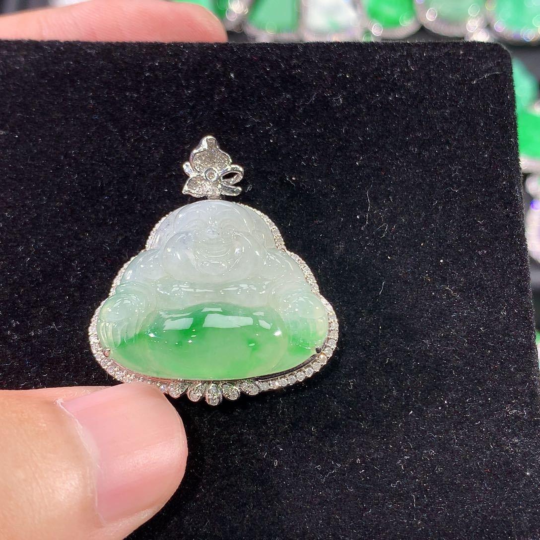 翡翠18K金镶嵌颈饰