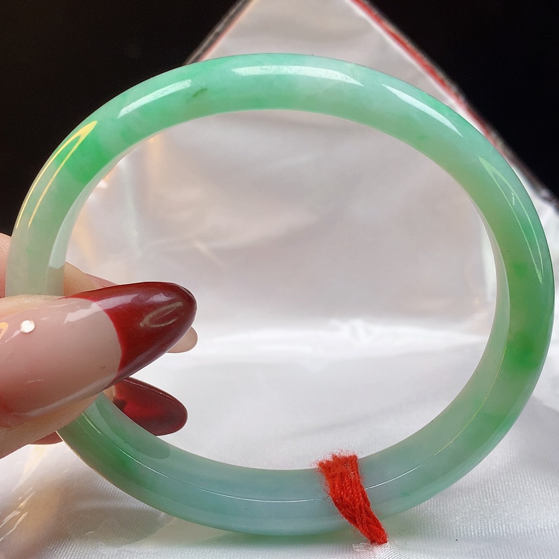 翡翠手镯未镶嵌天然翡翠8312