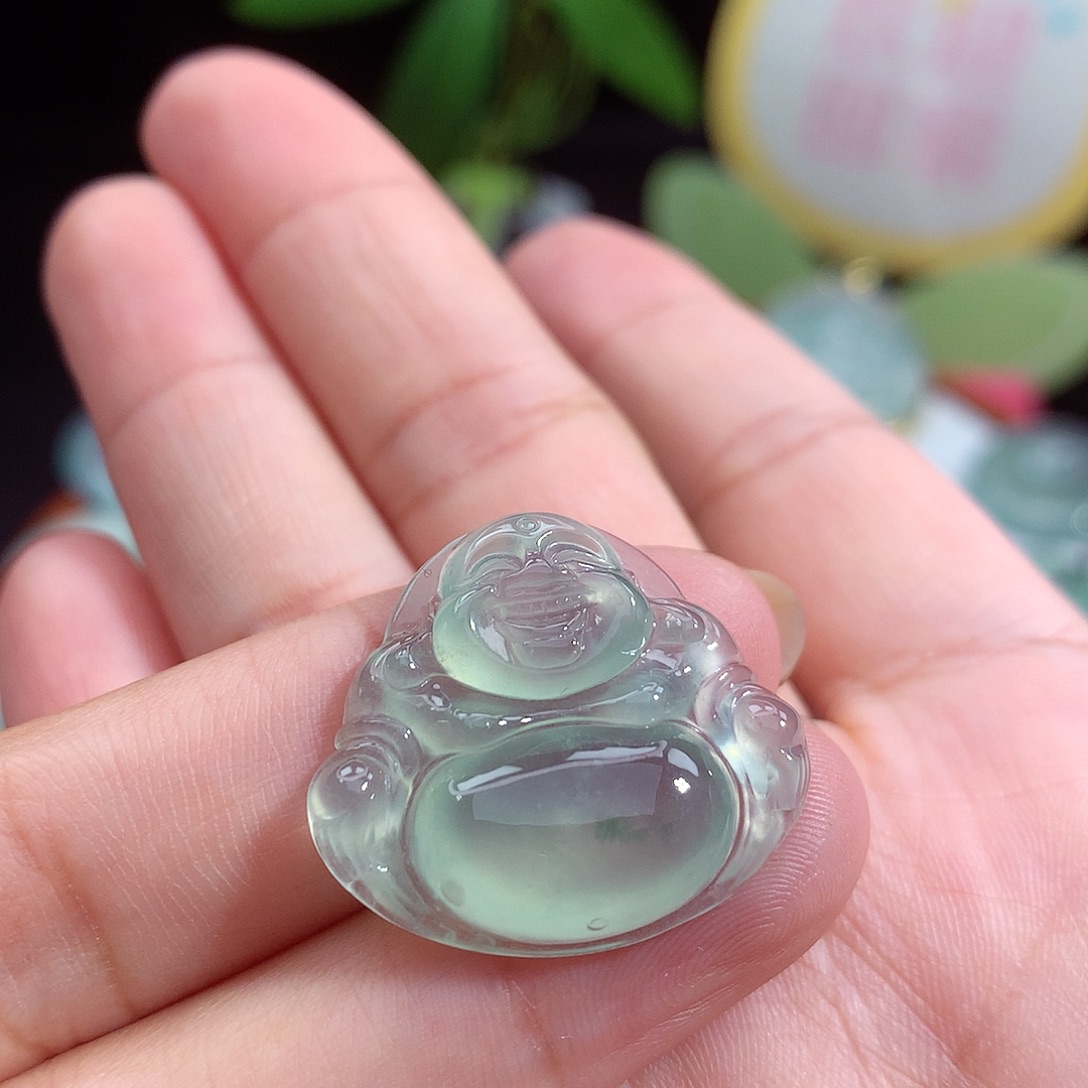 翡翠未镶嵌颈饰佛公