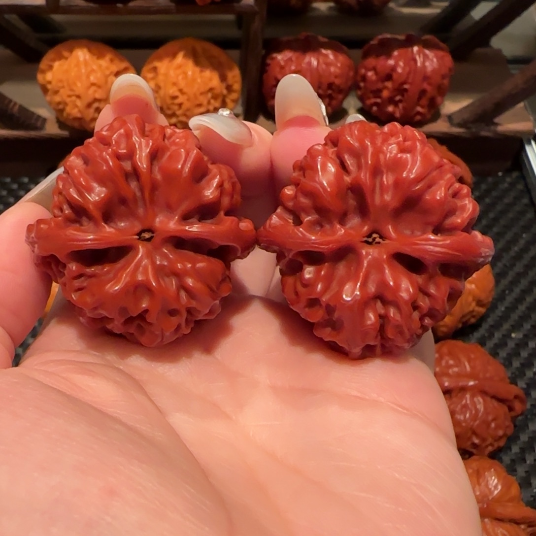 文玩核桃吊坠玉化野牛39精品1030