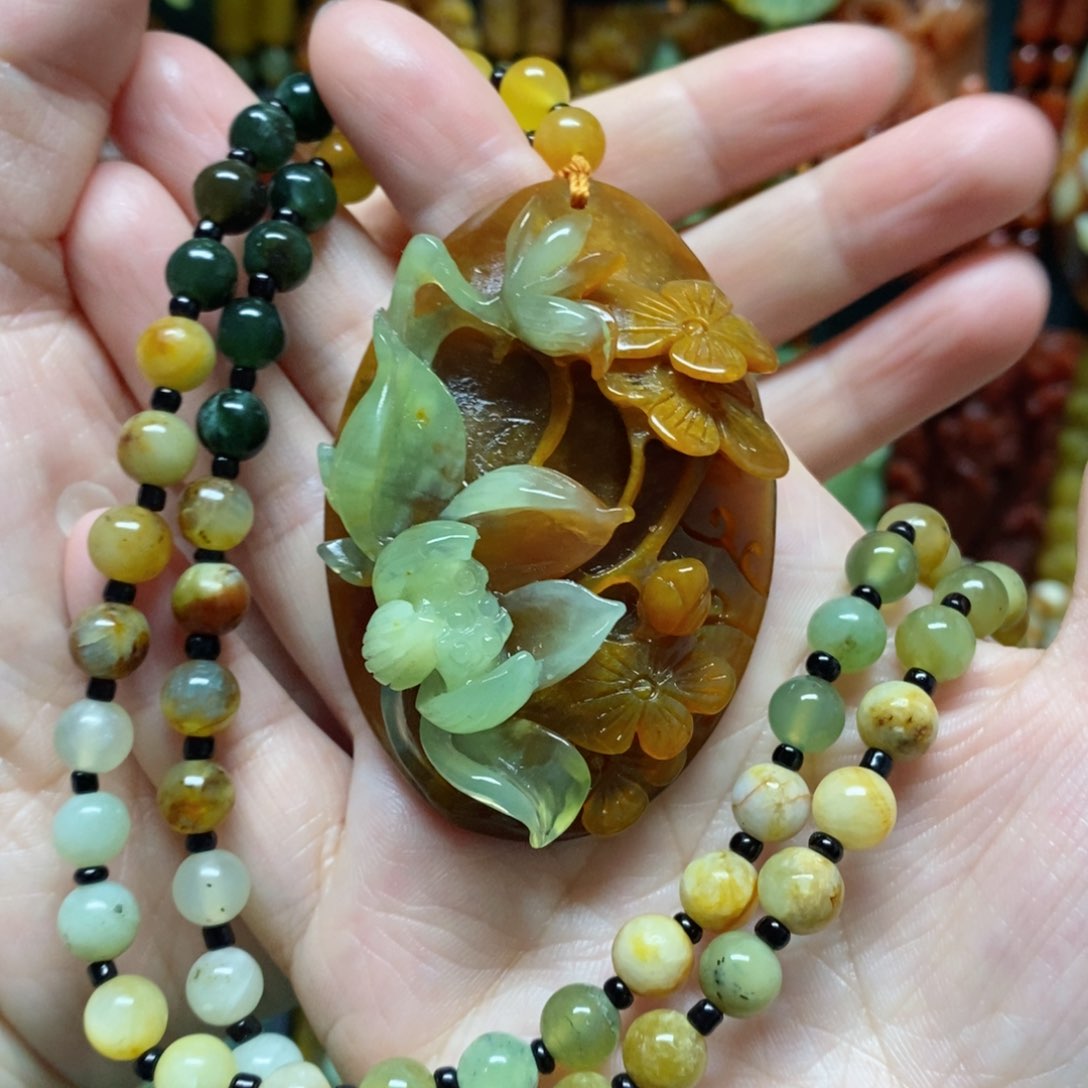 岫玉吊坠(赠链)未镶嵌