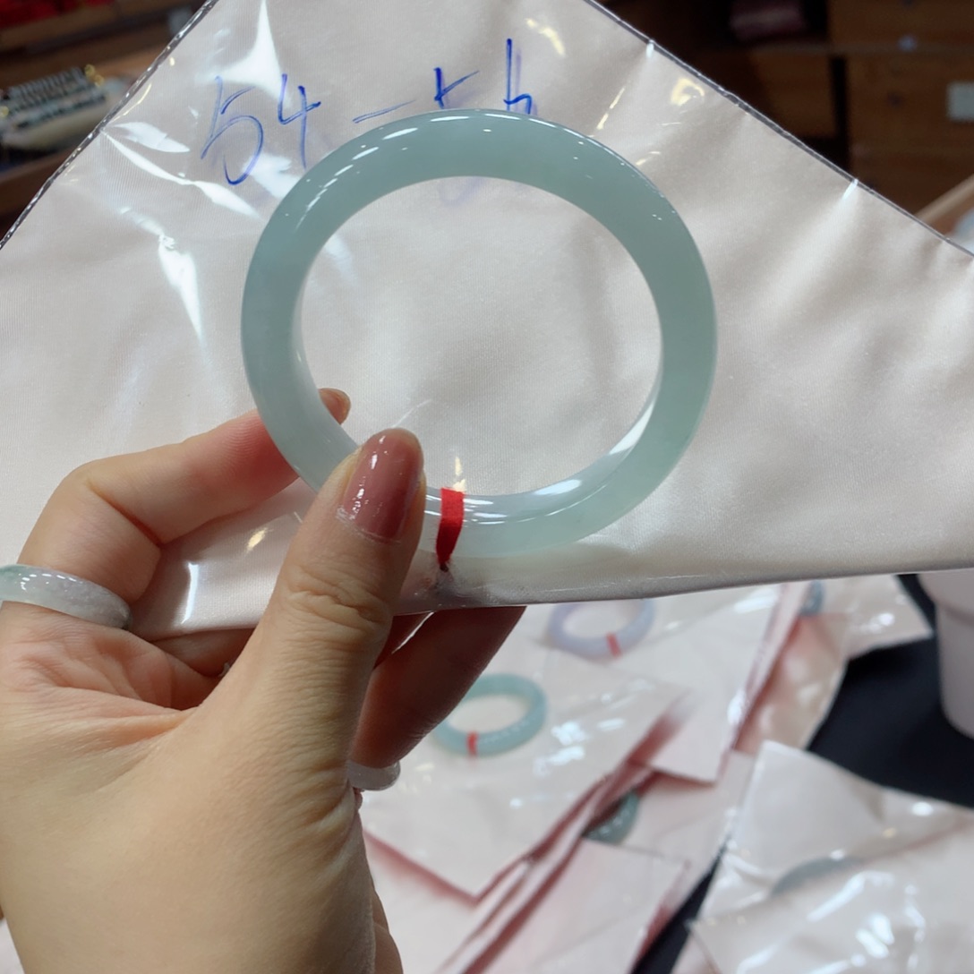 白***空翡翠未镶嵌手镯买断