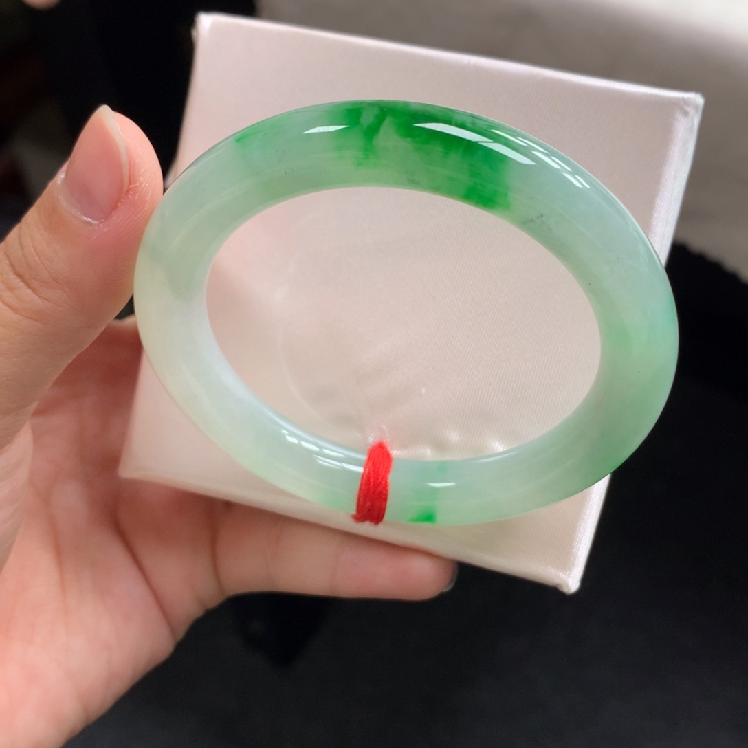 翡翠未镶嵌手镯24号54圆条辣绿（新货推荐）