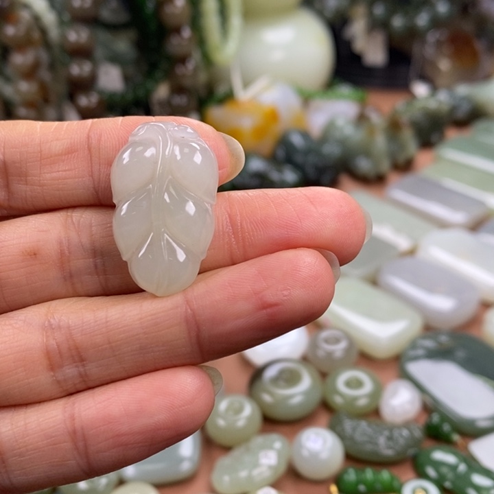 和田玉未镶嵌颈饰予