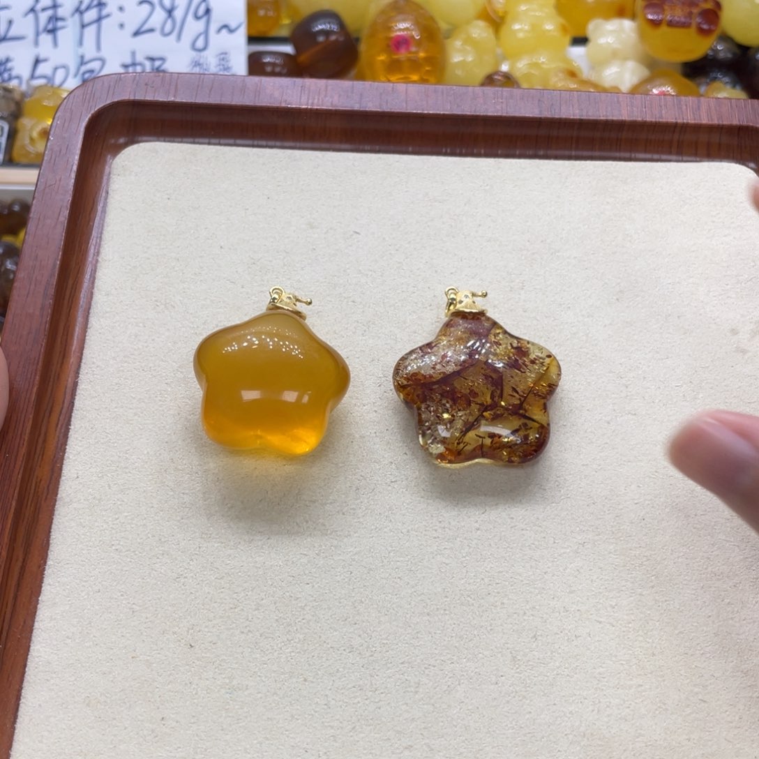 小***吖琥珀未镶嵌裸石扣头钱