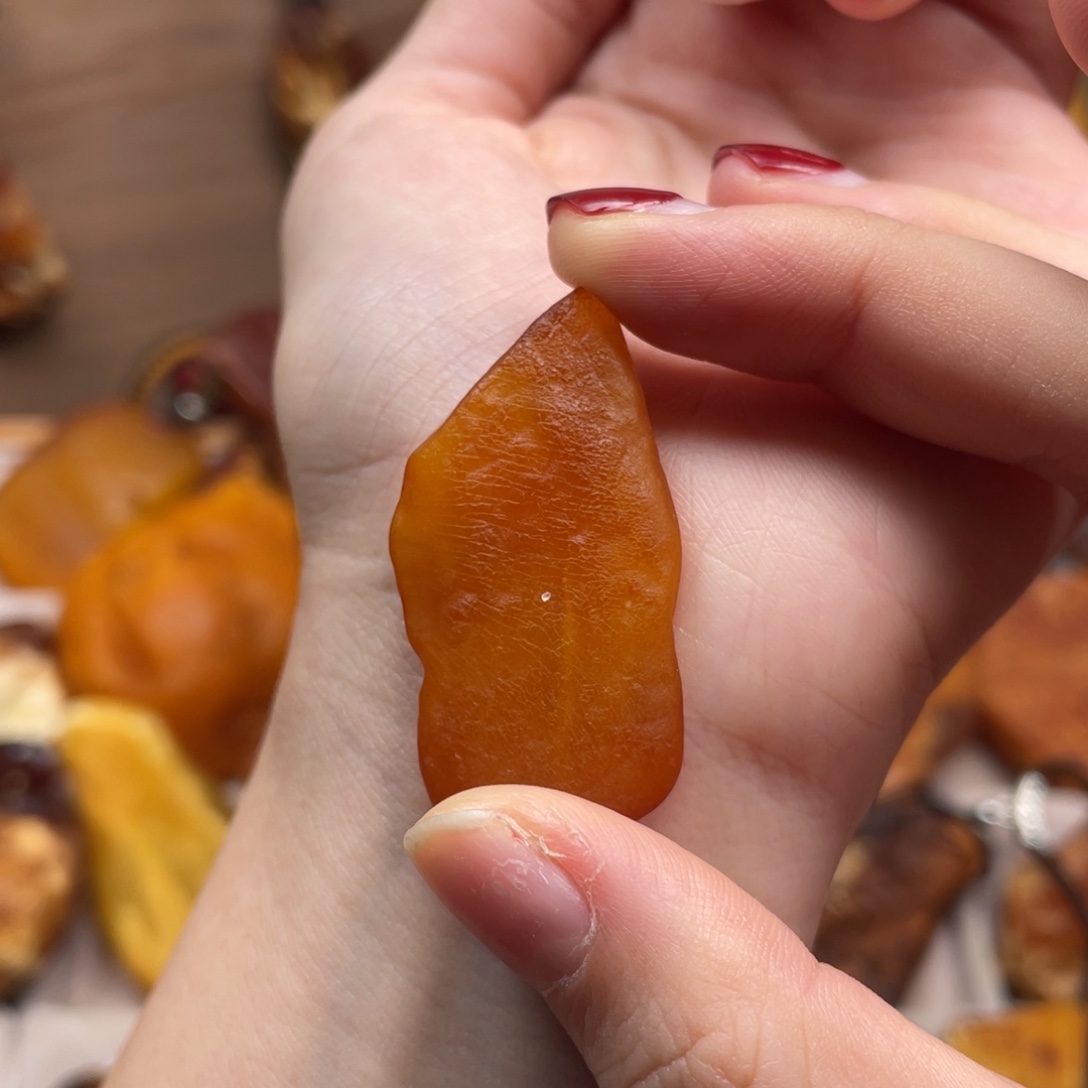 琥珀未镶嵌珠宝奇石