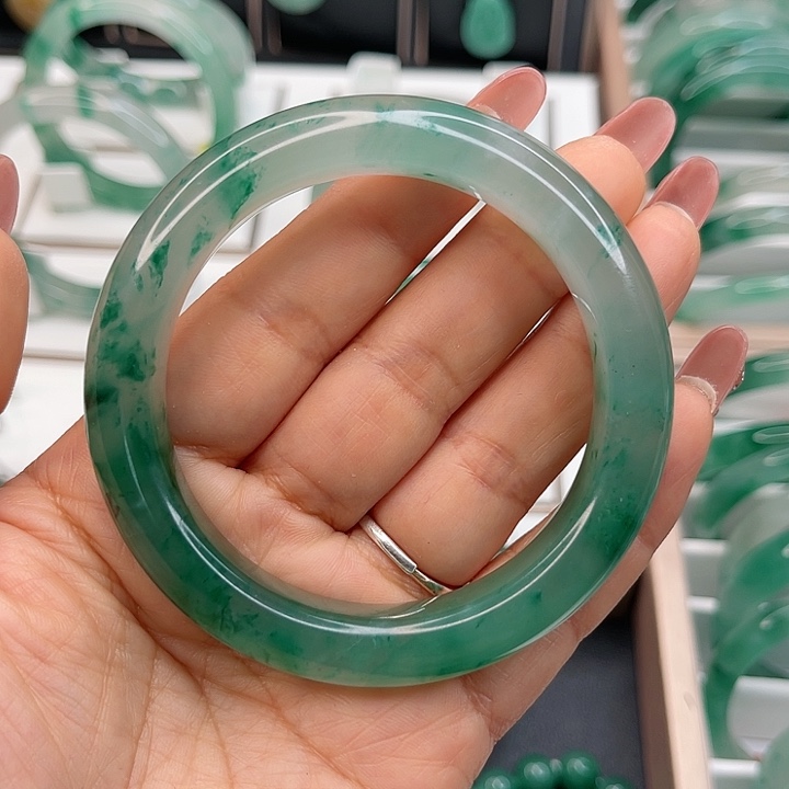 石英质玉手镯未镶嵌夜*